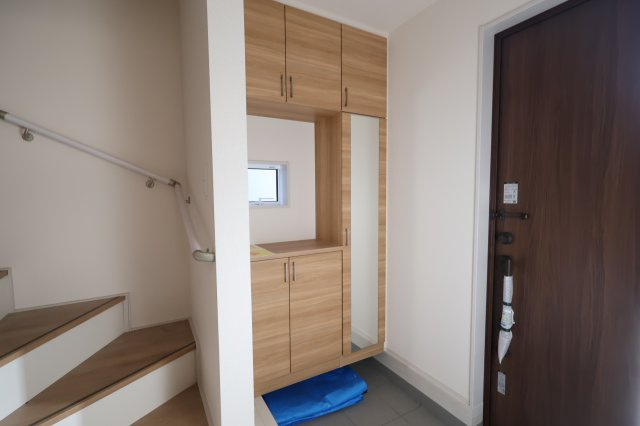 《仲介手数料無料》上尾市原市北１丁目1-24新築一戸建てブルーミングガーデンの玄関