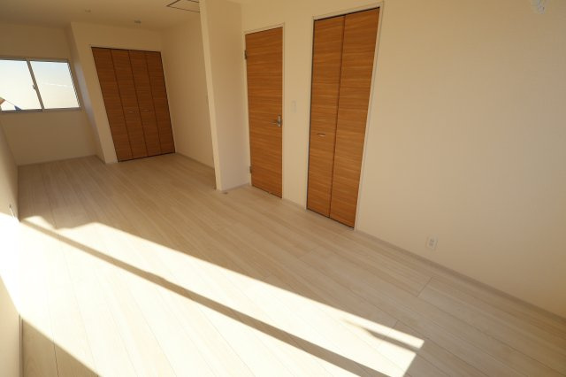 《仲介手数料無料》上尾市原市北１丁目1-24新築一戸建てブルーミングガーデンの洋室