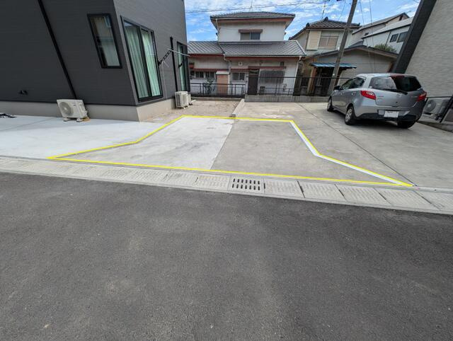 【前面道路含む現地写真】