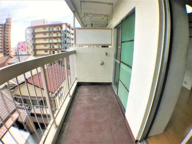 みよしやビルのバルコニー
