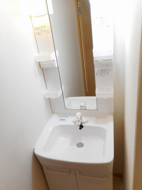 サンループ３番館の独立洗面台