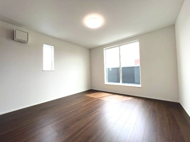 あきる野市小川東1丁目　新築戸建全1棟の洋室|【洋室2】8.0帖の主寝室
