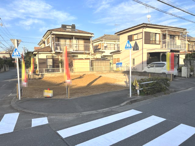 あきる野市小川東1丁目　土地全1区画の外観|2面開放の南西角地！南側道路9.0ｍ・西側道路6.0ｍ