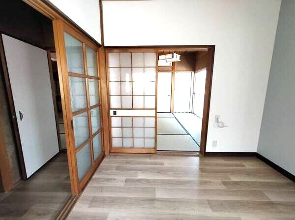 蟹江町本町のお家の居間・リビング