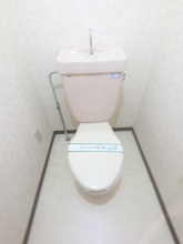 【トイレ】 | ※別部屋の写真となります。