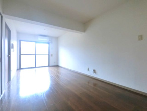 【居間・リビング】 | ※別部屋の写真となります。