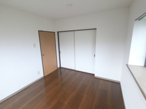 【洋室】 | ※別部屋の写真となります。