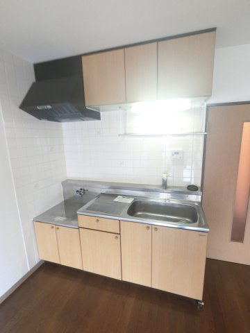 【キッチン】 | ※別部屋の写真となります。