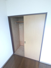 【収納】 | ※別部屋の写真となります。