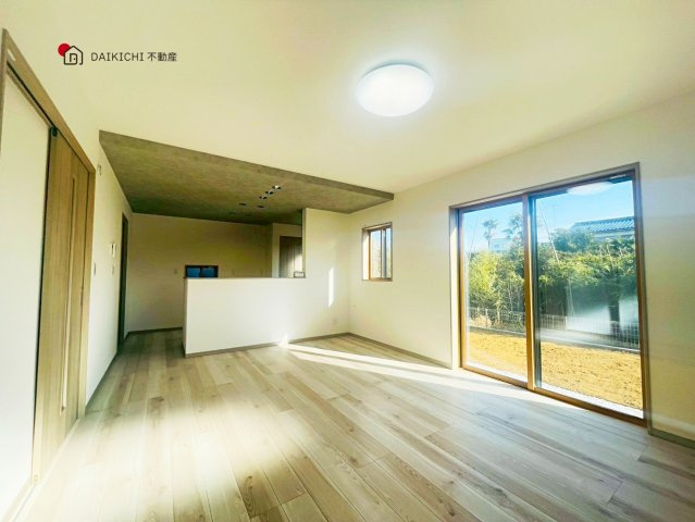 【居間・リビング】 | ワイウッドコート北本市中丸第6期　新築戸建　全9棟　5号棟