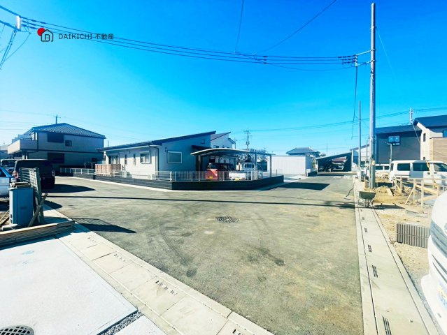 【前面道路含む現地写真】 | ワイウッドコート北本市中丸第6期　新築戸建　全9棟　5号棟