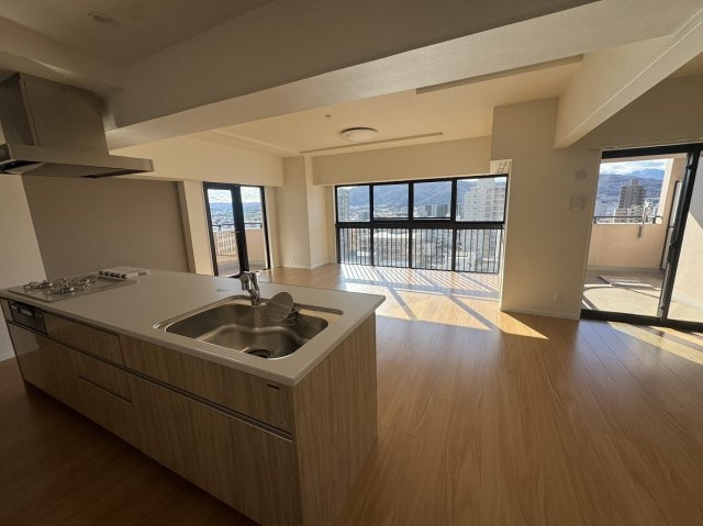 アーバンシティ上田中央の居間・リビング