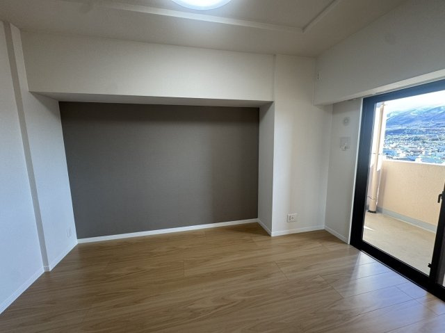 アーバンシティ上田中央の洋室