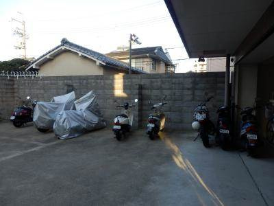 レ・タン・ドゥ・ラ・メールCKⅣの駐車場|バイク駐輪場