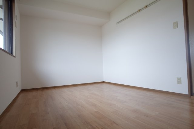 ビゴレ雅A棟の洋室