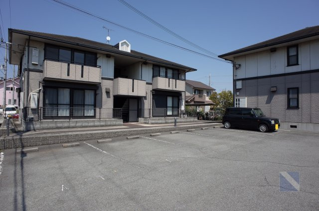 ビゴレ雅A棟の駐車場