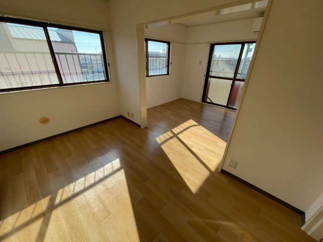 ヨウカワマンションの居間・リビング