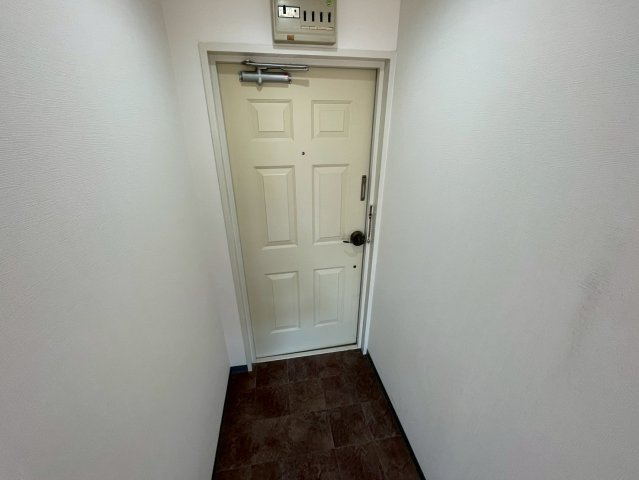 ヨウカワマンションの玄関