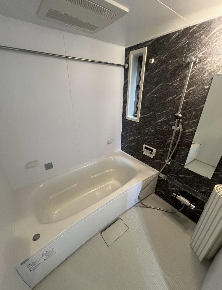 Ｃｈａｒｍｅ　Ｌａｃｉｎｅ（シャルム　ラシーネ）の浴室