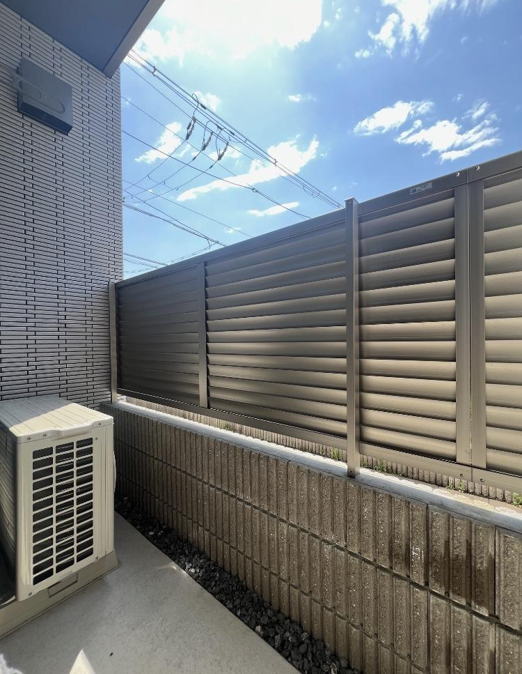 Ｃｈａｒｍｅ　Ｌａｃｉｎｅ（シャルム　ラシーネ）のバルコニー