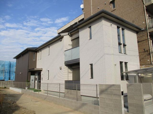 Ｃｈａｒｍｅ　Ｌａｃｉｎｅ（シャルム　ラシーネ）