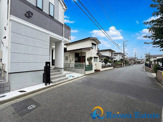 新築戸建　茅ヶ崎市萩園の前面道路含む現地写真