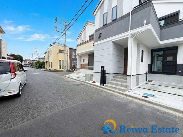 新築戸建　茅ヶ崎市萩園の前面道路含む現地写真