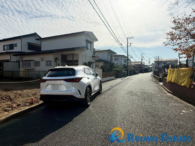 新築戸建　茅ヶ崎市萩園の前面道路含む現地写真