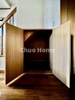 【収納】 | 江戸川区東小岩6丁目中古住宅 | 階段下収納