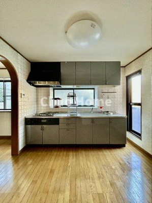 【キッチン】 | 江戸川区東小岩6丁目中古住宅 | ワイドで収納豊富なシステムキッチン