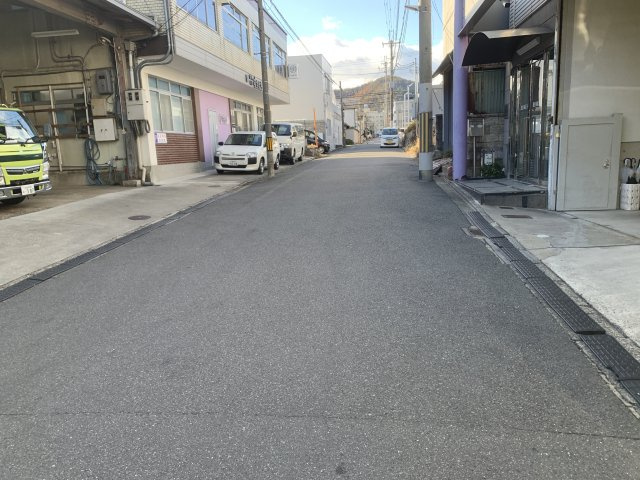 京都市北区紫竹東栗栖町　中古一戸建の前面道路含む現地写真