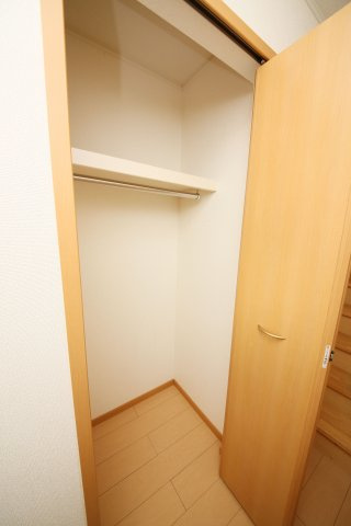 メゾン　ラダーの収納