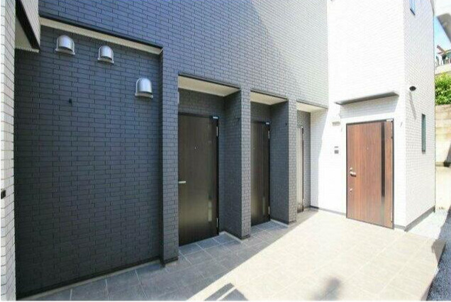 エトワール四谷のエントランス