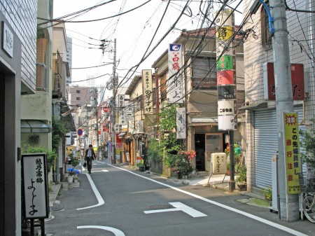 エトワール四谷の周辺