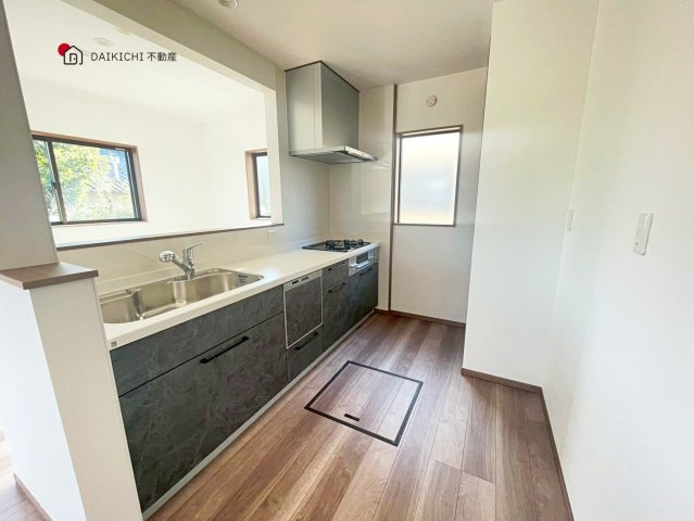 【キッチン】 | ワイウッドコート北本市中丸第6期　新築戸建　全9棟　8号棟