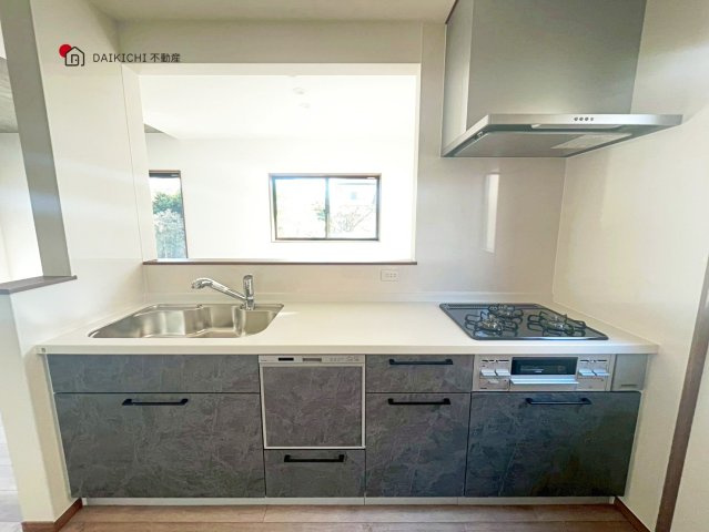 【キッチン】 | ワイウッドコート北本市中丸第6期　新築戸建　全9棟　8号棟