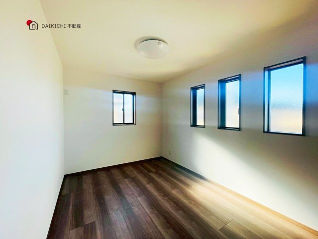 【洋室】 | ワイウッドコート北本市中丸第6期　新築戸建　全9棟　8号棟