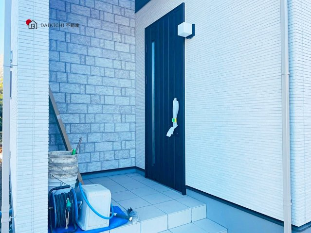 【玄関】 | ワイウッドコート北本市中丸第6期　新築戸建　全9棟　8号棟