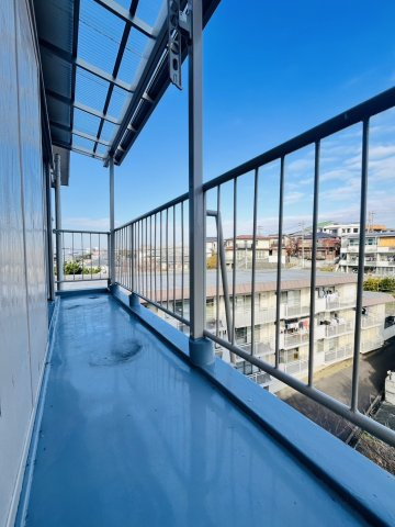 マンション朝霧2号館のバルコニー