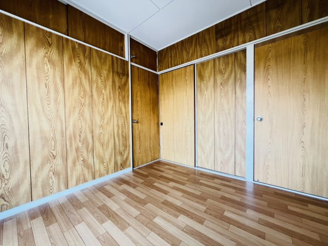 マンション朝霧2号館の洋室