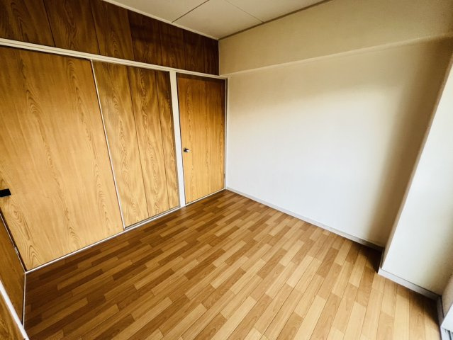 マンション朝霧2号館の洋室