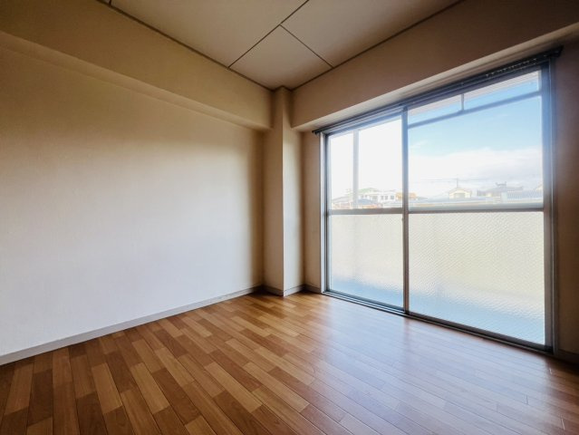 マンション朝霧2号館の洋室