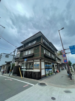 ビュロー御所南の外観
