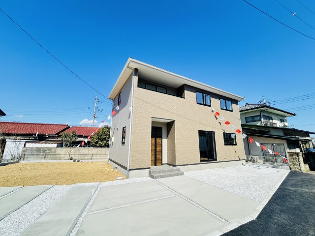 新築　高崎市藤塚町1期　１号棟の駐車場|現地写真　駐車スペースは並列2台分可能です！
