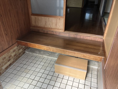 【玄関】 | 百次町字城下 戸建