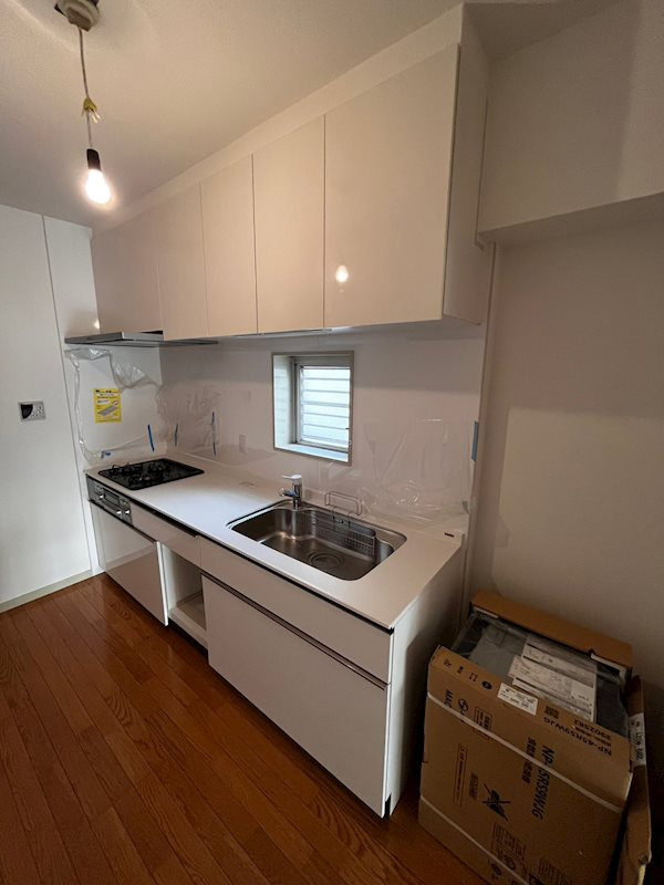 南堀江21のキッチン|コンパクトなキッチンで掃除もラクラク