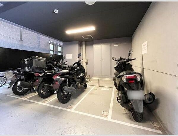 S-RESIDENCE南堀江の駐車場