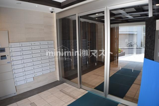 HRフロントリーガル難波WESTのロビー