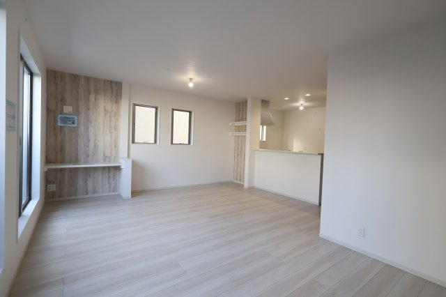 《仲介手数料無料》南区辻６丁目8-10新築一戸建てFiTの居間・リビング