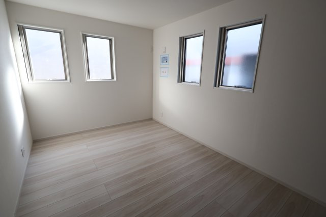 《仲介手数料無料》南区辻６丁目8-10新築一戸建てFiTの洋室